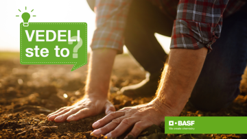 Vedeli ste, že poľnohospodári dokážu vycítiť stav pôdy hmatom, vôňou či dokonca chuťou?